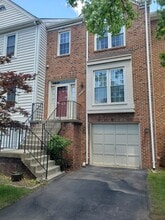 Building Photo - 14142 Betsy Ross Ln