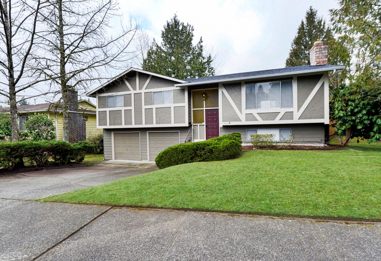 Remodeled House - 4 Bed 2 Bath - Renton - Remodeled  House - 4 Bed 2 Bath - Renton