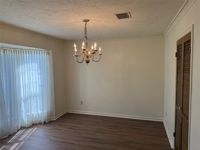Foto del edificio - 214 Kings Ct