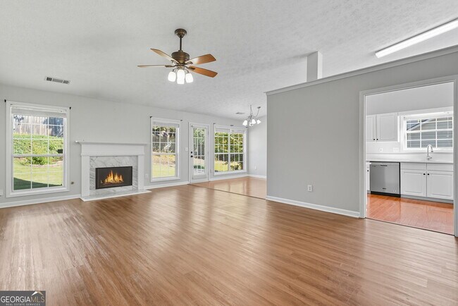 Foto del edificio - 907 Ashley Crossing Ln NW