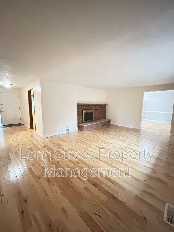 Foto del edificio - 3325 NW Circle Blvd