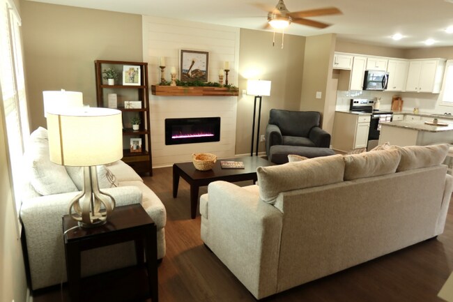 Building Photo - 212 Tuscany Cir