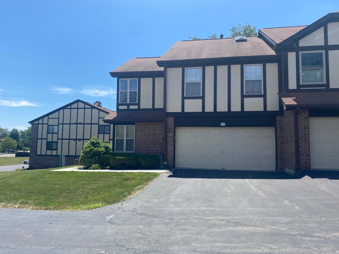 214 Stoneybrook Ln, Bloomingdale, IL 60108 Townhome Rentals in