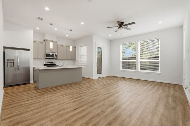 Foto del edificio - 1113 Highland Square Ln