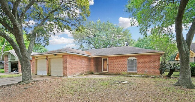 Building Photo - 22007 Birch Valley Dr