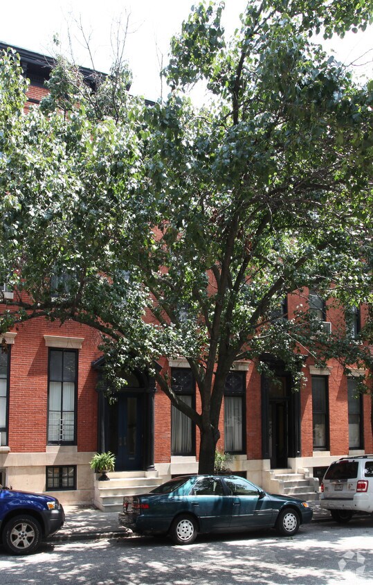 Building Photo - 909 St Paul St