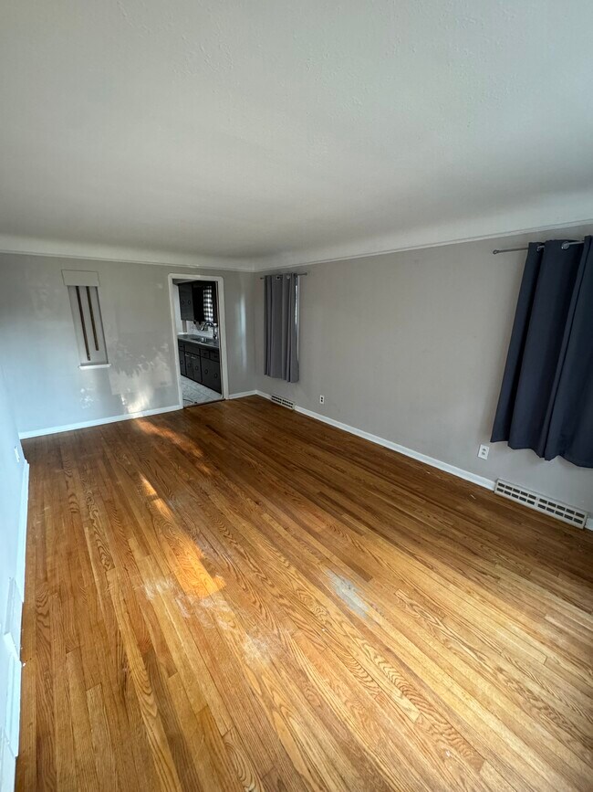 Foto del edificio - 3855 W 133rd St
