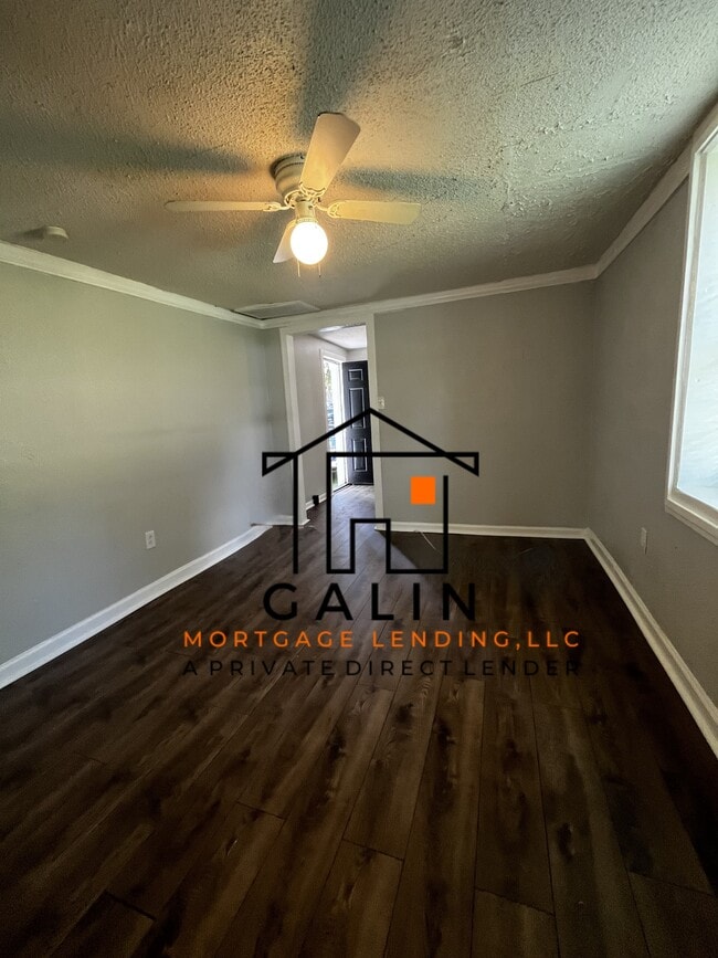 Building Photo - 745 E Waldburg St