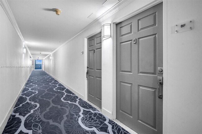 Building Photo - 10350 W Bay Harbor Dr