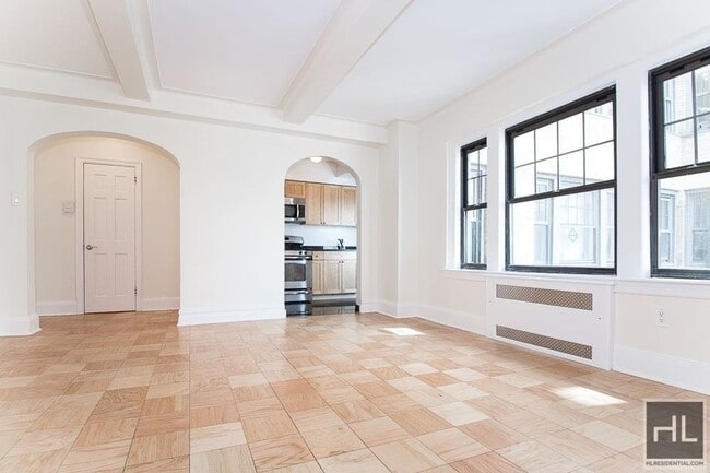 Building Photo - PERFECT Christopher St Studio - WON'T LAST!!!
