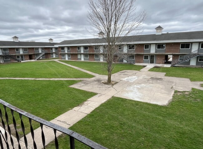 Foto del edificio - 49 W Main St