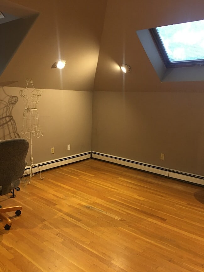 Building Photo - 747 Washington St