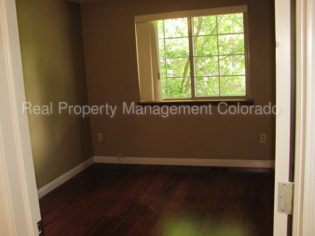 Building Photo - 2204 Sunridge Cir