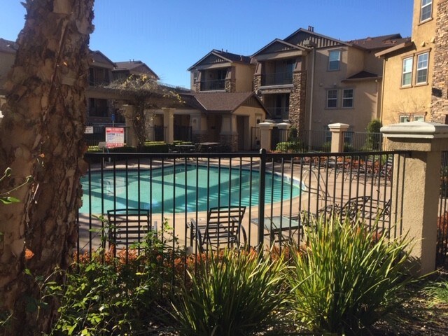 Building Photo - 6581 Hearthstone Cir