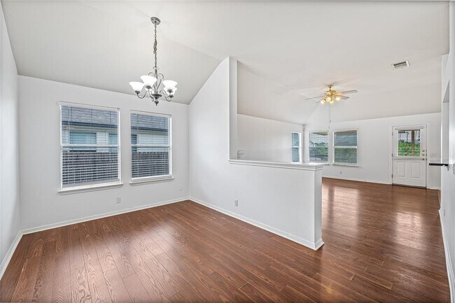 Foto del edificio - 217 Lakemont Dr