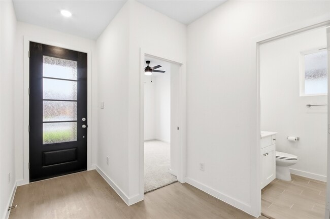 Building Photo - 28927 Rustic Robin Ln