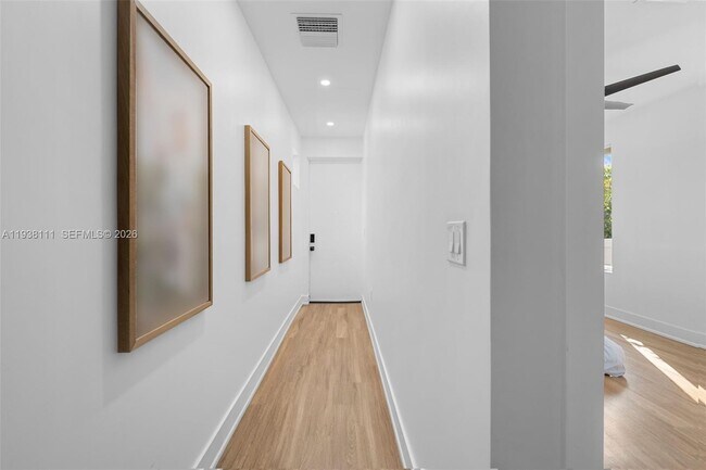 Foto del edificio - 821 SW 14th St