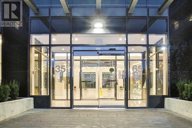 Photo du bâtiment - 65 Watergarden Dr