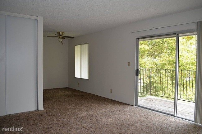 Foto del edificio - 4895 N Woodrow Ave
