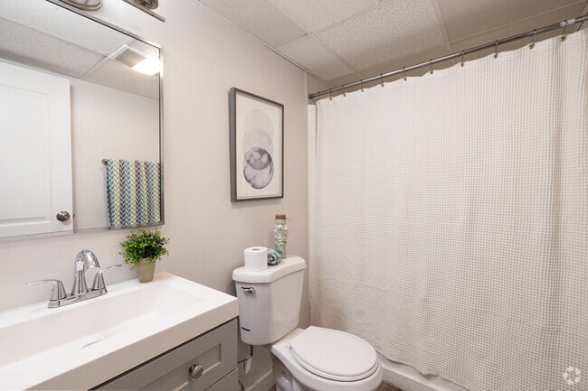 2BR/1BA - 797SF - Primrose Gardens