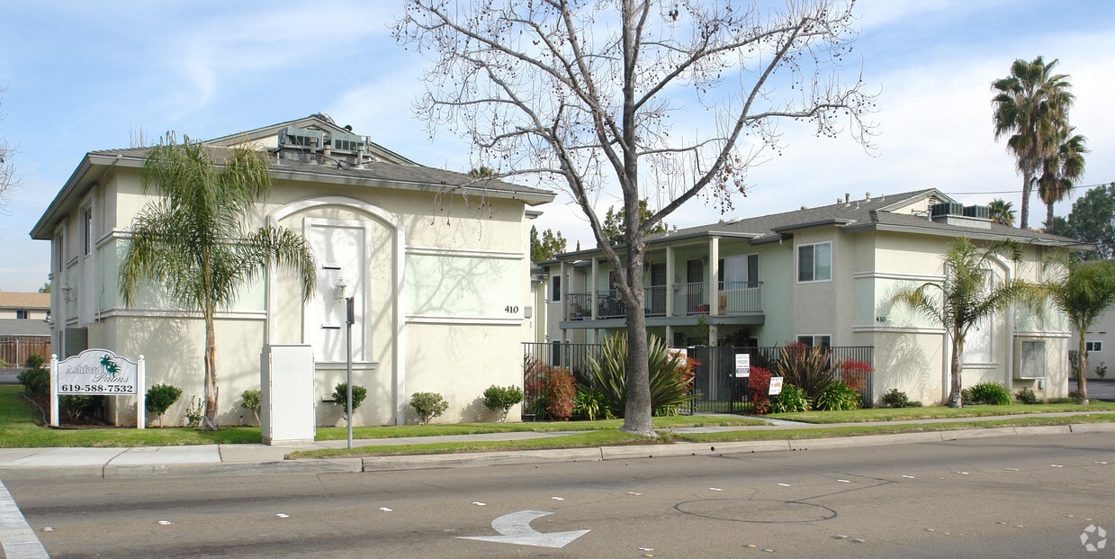 Primary Photo - 255 Avocado Ave