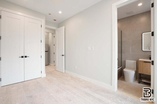 Foto del edificio - 2 bedroom in Brooklyn NY 11206