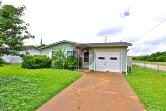 Building Photo - 5489 Encino Rd