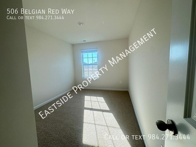 Foto del edificio - Brand New Amenity-rich two-story townhome!!