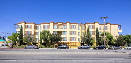 Building Photo - 6938 Laurel Canyon Blvd