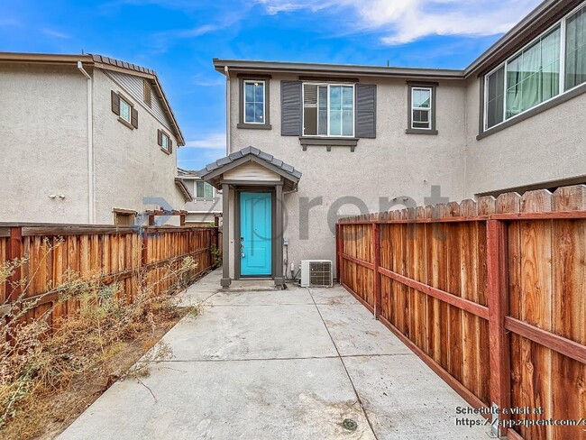 Building Photo - 226 Tuso Ranch Rd