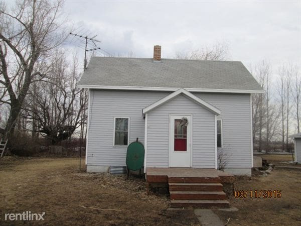 Building Photo - 324 10th St NE