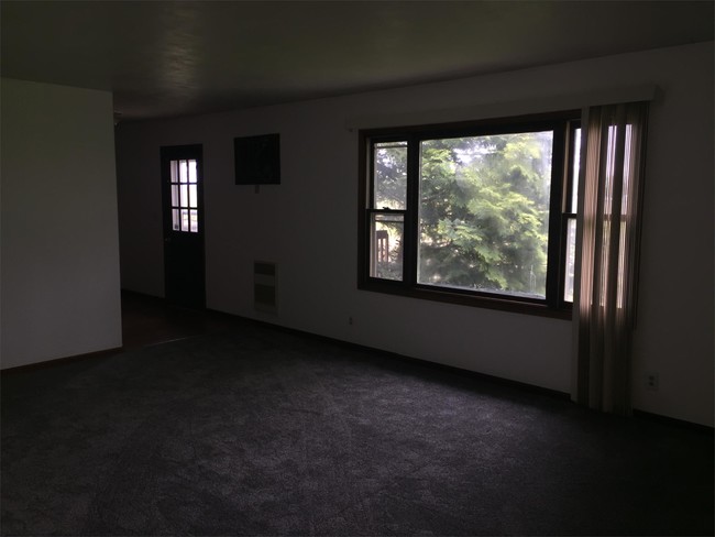 Building Photo - 4252 E 100 S
