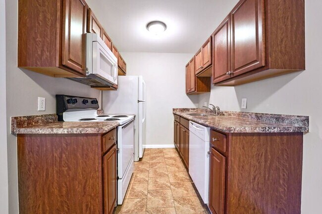 Foto del edificio - 23210 Huron River Dr