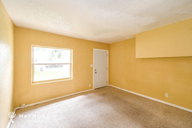 Building Photo - Charming Simplicity with Room to Grow