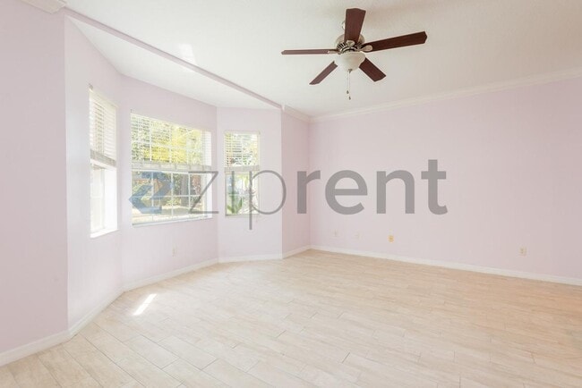 Building Photo - Unit