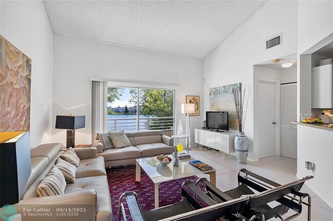 Foto del edificio - 3457 NW 44th St