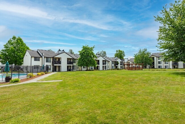 Foto del edificio - Chinook Park Apartment Homes