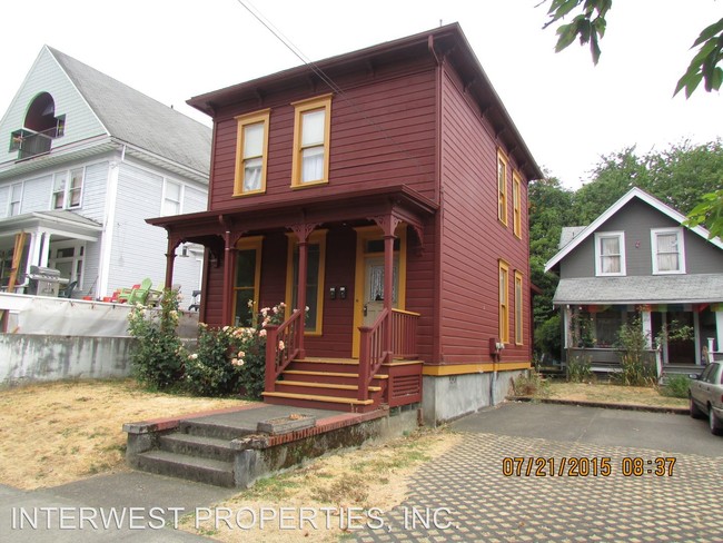 Building Photo - 1911 SE Ankeny St