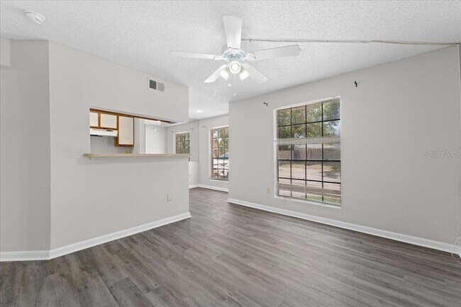 Foto del edificio - 8641 Fancy Finch Dr