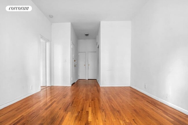 Building Photo - 1409 2nd Ave