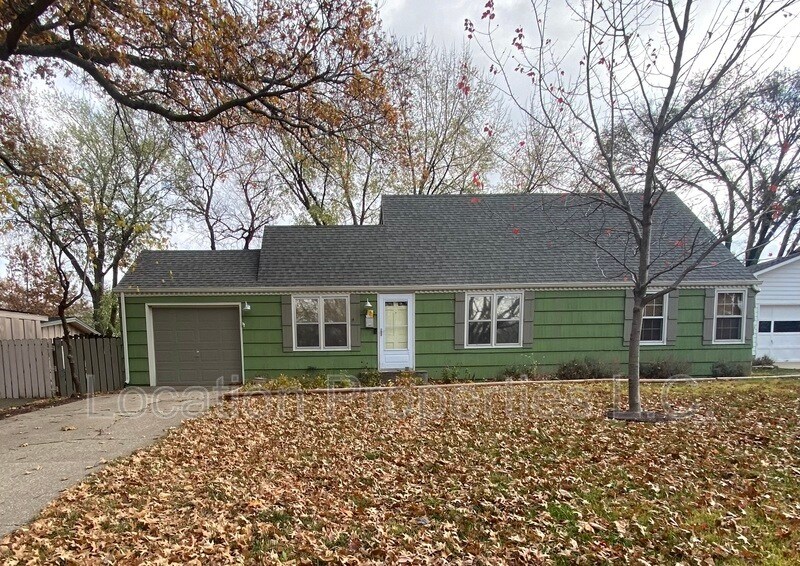 Primary Photo - 906 Wellington Rd