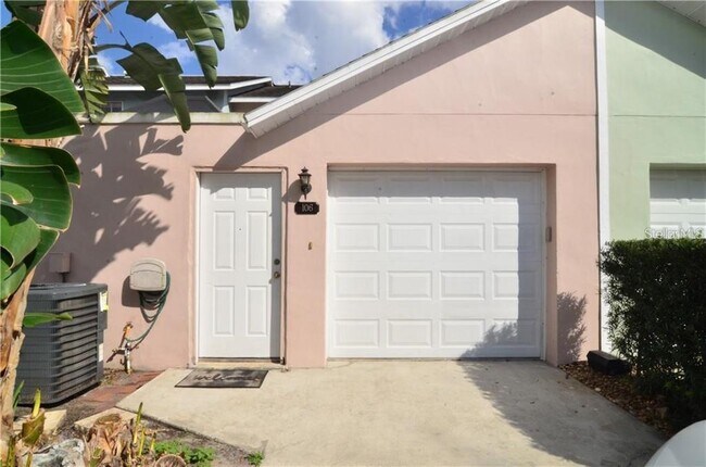 Building Photo - 106 S Primrose Dr
