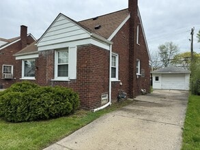 Building Photo - 20000 Norwood St