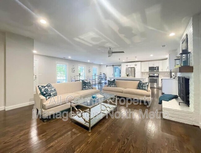 Foto del edificio - 204 Cold Creek Dr