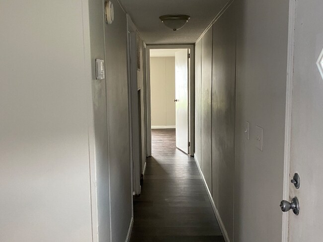 Foto del edificio - 80 Redwood Ln