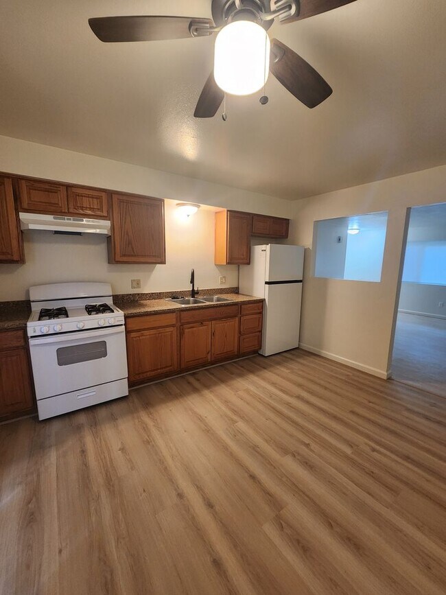 Foto del edificio - 749 Longbranch Ave