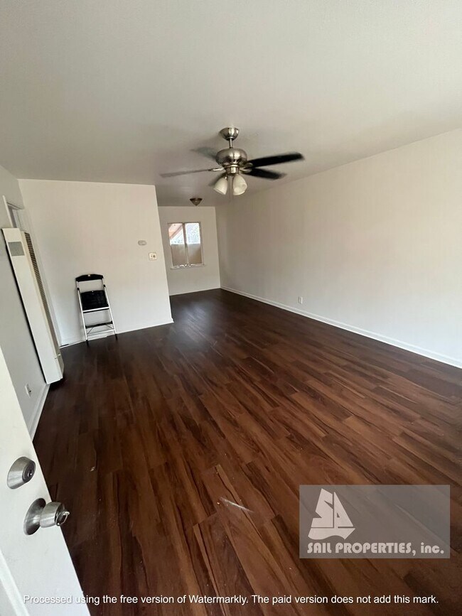 Foto del edificio - 701 E Chalynn Cir