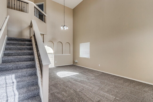 Building Photo - 3172 Hidden Valley Dr
