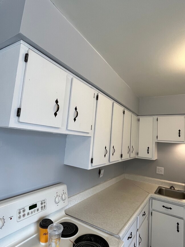 Building Photo - 3703 Parkway Blvd