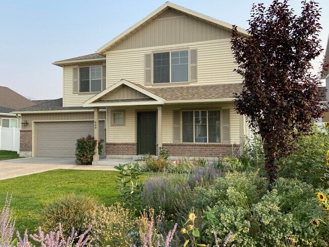 Building Photo - 460 W 1140 N